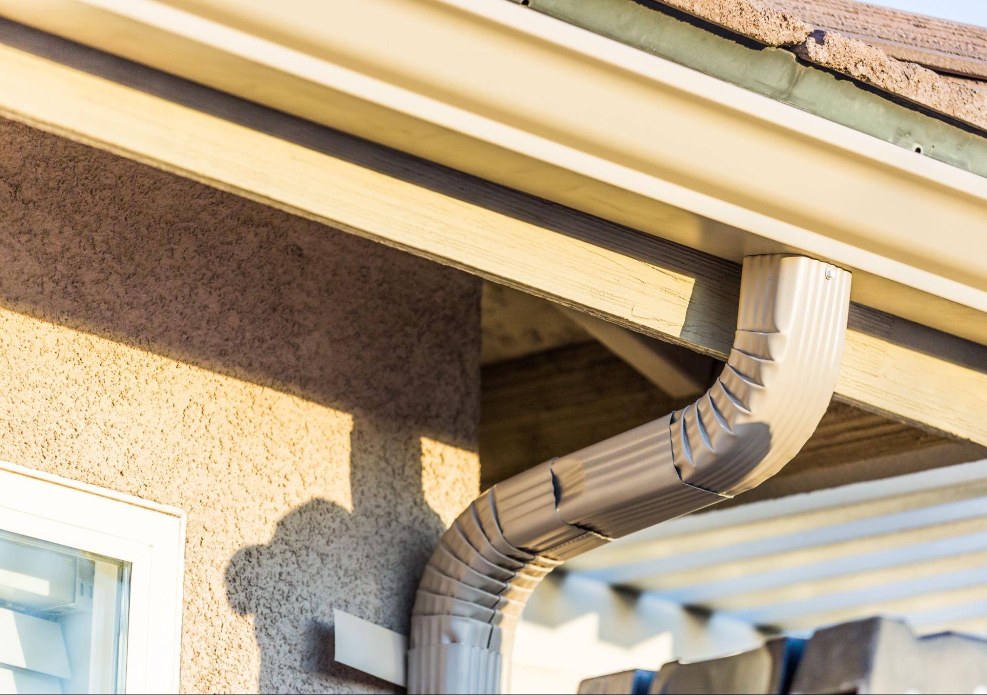 Are Seamless Gutters Better Than Traditional Gutters in Florida’s Climate?